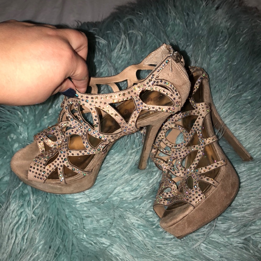 Zigi Zoho pumps